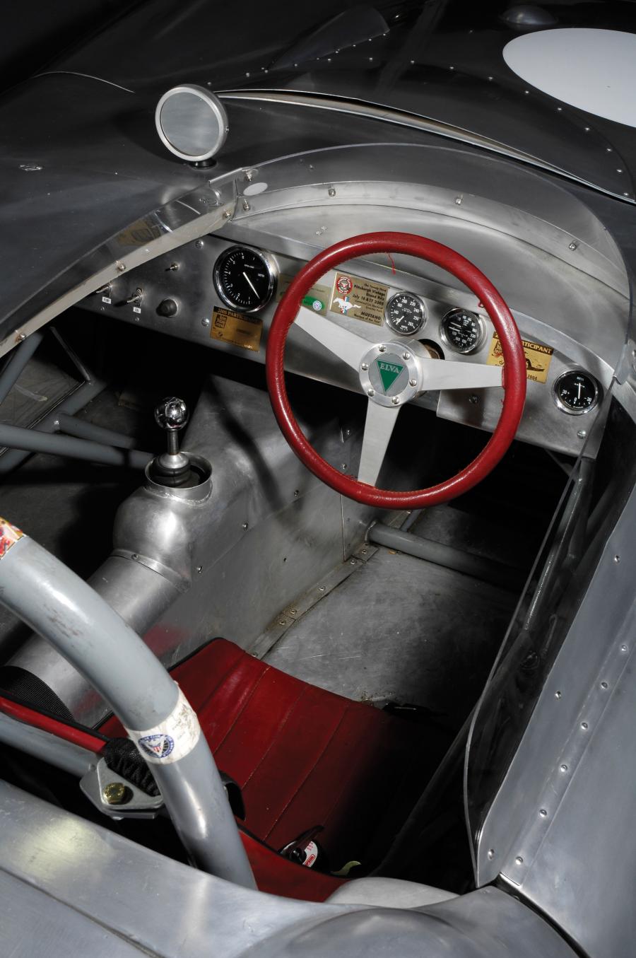 Интерьер Elva Mark II Bobtail Sports Racing Car 1957 года  (фото 4 из 5)